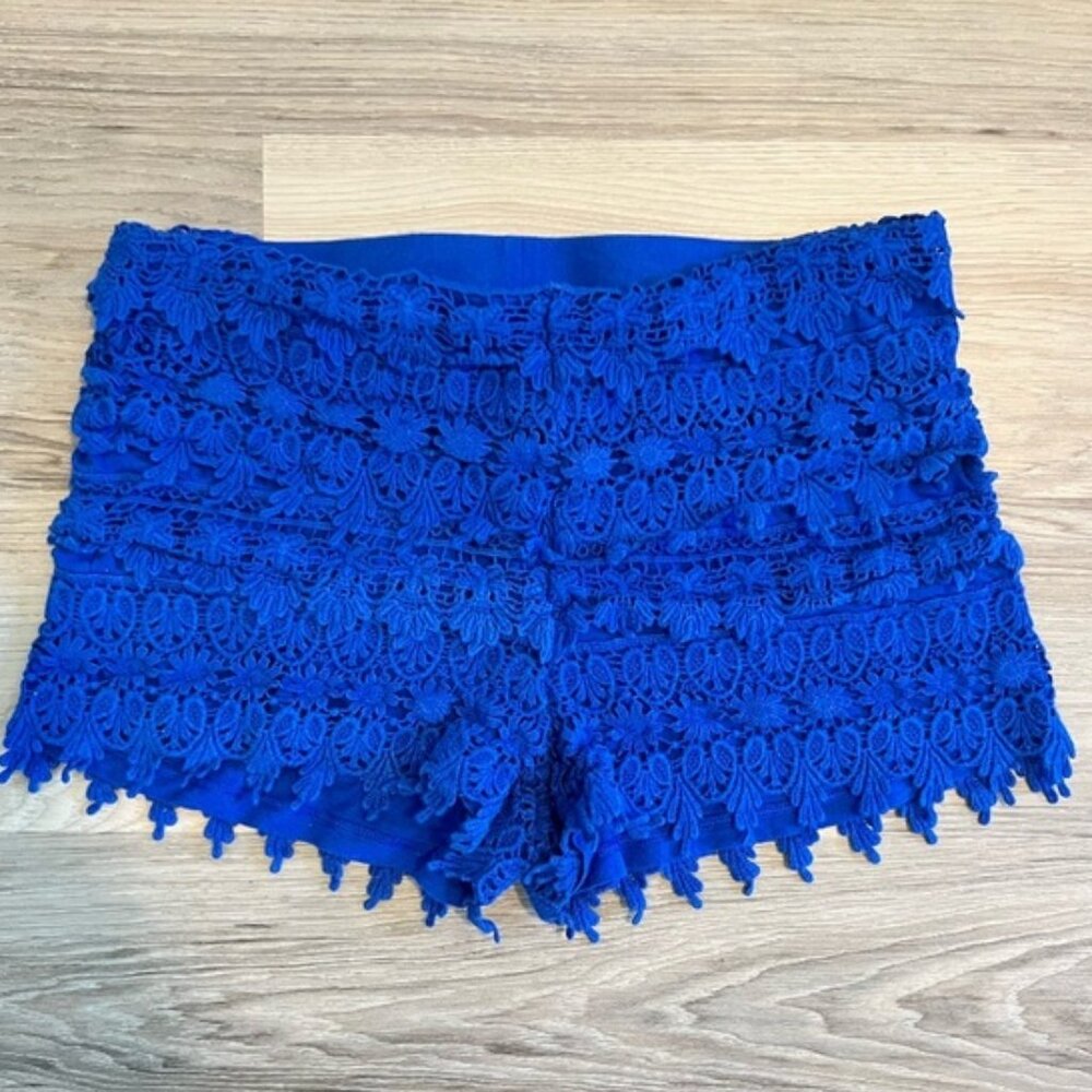 EXPRESS Blue Mid Rise Crochet Floral 100% Cotton Shorts